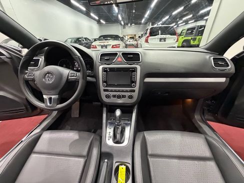 Used 2013 Volkswagen Eos Komfort FWD image 38