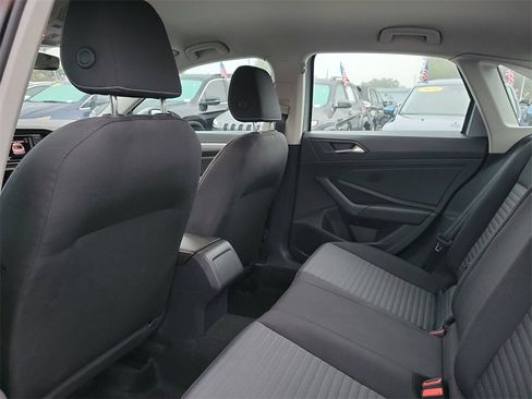 Used 2023 Volkswagen Jetta S image 7
