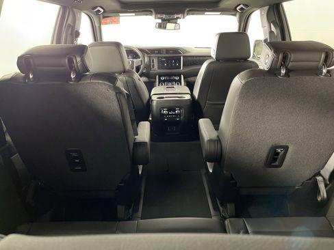 Used 2024 GMC Yukon XL Denali w/ Max Trailering Package image 17