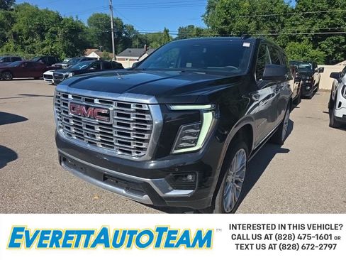 Used 2026 GMC Yukon Denali w/ Sun & Power Step Package AWD/4WD image 1