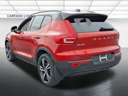 Used 2021 Volvo XC40 T5 R-Design w/ Advanced Package image 4
