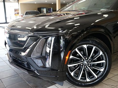 Used 2024 Cadillac Lyriq Sport w/ LPO, Floor Liner Package AWD/4WD image 22