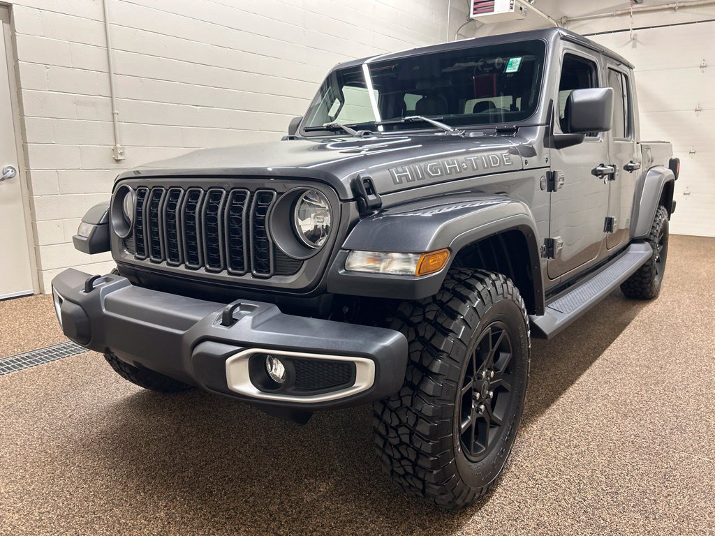 Used 2025 Jeep Gladiator Sport AWD/4WD image 6