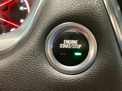 Used 2023 Chevrolet Traverse Premier FWD image 22