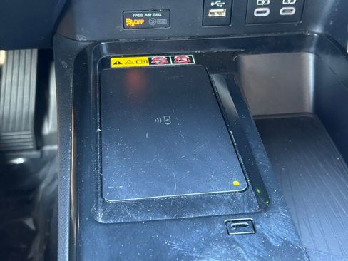 Used 2025 Toyota Camry LE image 28