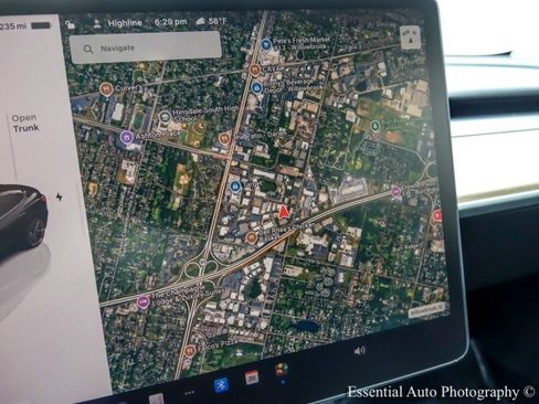 Used 2023 Tesla Model 3 Standard Range image 18