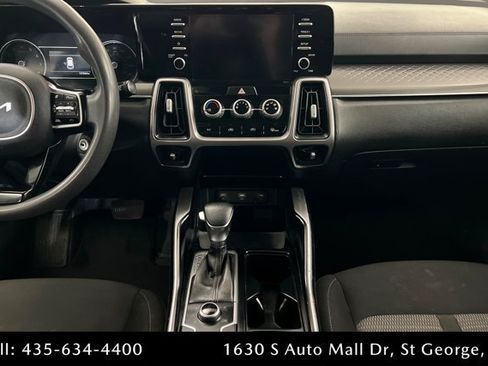 Used 2022 Kia Sorento LX AWD/4WD image 13