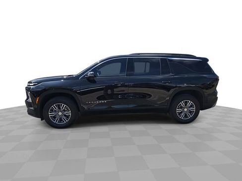 Used 2025 Chevrolet Traverse LT w/ Driver Confidence Package FWD image 5