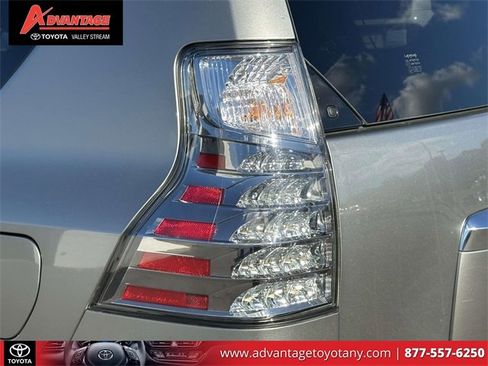 Used 2023 Lexus GX 460 Premium image 13