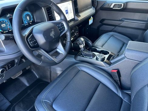 New 2025 Ford Bronco Badlands image 9