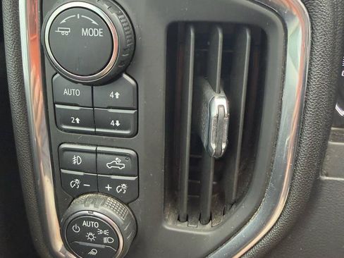 Used 2021 Chevrolet Silverado 1500 LT Trail Boss w/ Convenience Package II AWD/4WD image 21