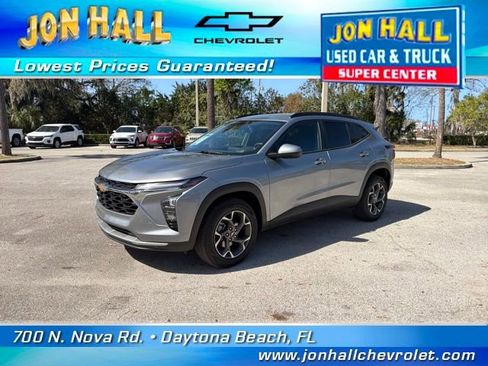 Used 2026 Chevrolet Trax LT w/ Driver Confidence Package image 2