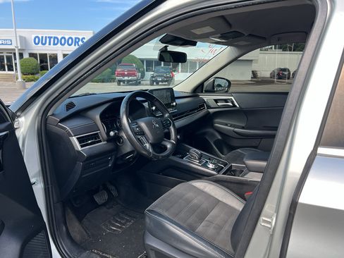 Used 2022 Mitsubishi Outlander SEL Black Edition FWD image 8