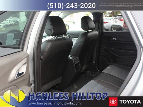 Used 2025 Chevrolet Trax LT w/ LT Convenience Package image 15