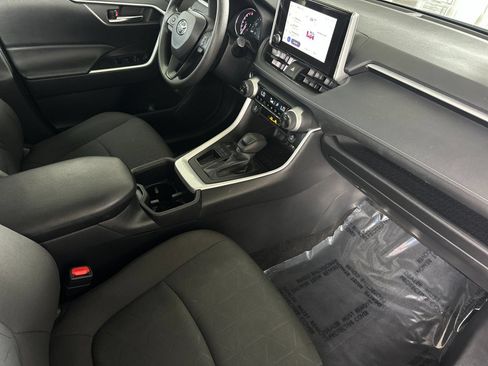 Used 2024 Toyota RAV4 XLE w/ Convenience Package FWD image 15