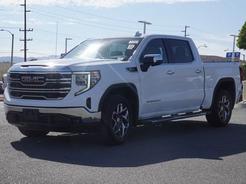 Used 2023 GMC Sierra 1500 SLT w/ SLT Convenience Package AWD/4WD image 2
