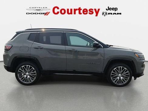 Certified 2023 Jeep Compass Limited w/ Elite Group AWD/4WD image 3