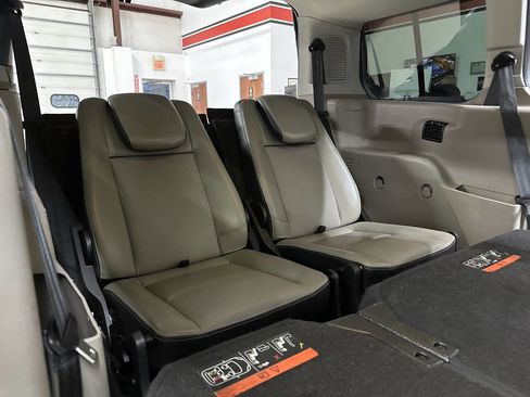 Used 2014 Ford Transit Connect Titanium image 14