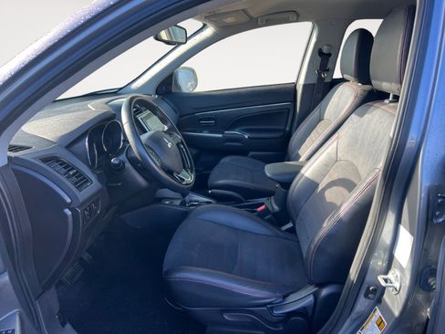 Used 2023 Mitsubishi Outlander Sport ES AWD/4WD image 9
