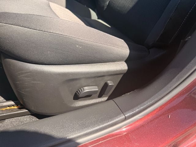 Used 2025 Nissan Altima 2.5 SV FWD image 9