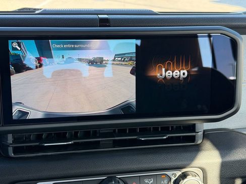 New 2026 Jeep Gladiator Sport AWD/4WD image 5