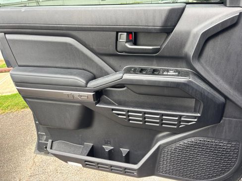 Used 2025 Toyota 4Runner TRD Sport AWD/4WD image 12