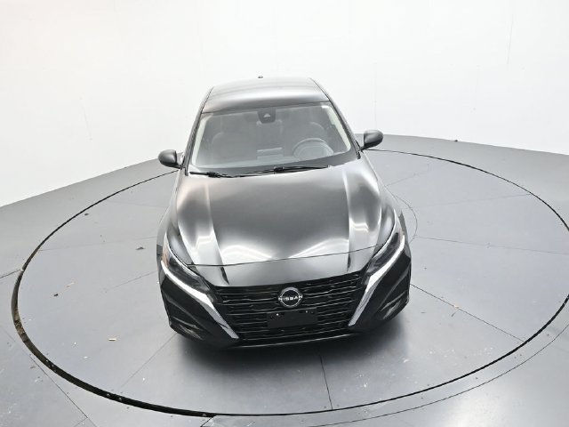 Used 2025 Nissan Altima 2.5 SV FWD image 34