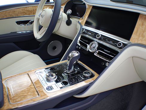 Certified 2022 Bentley Flying Spur Plug-In Hybrid AWD/4WD image 23