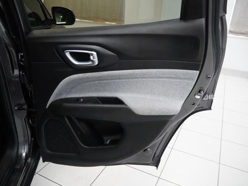 Used 2022 Jeep Compass Latitude AWD/4WD image 25