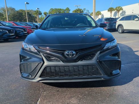 Used 2024 Toyota Camry SE image 9