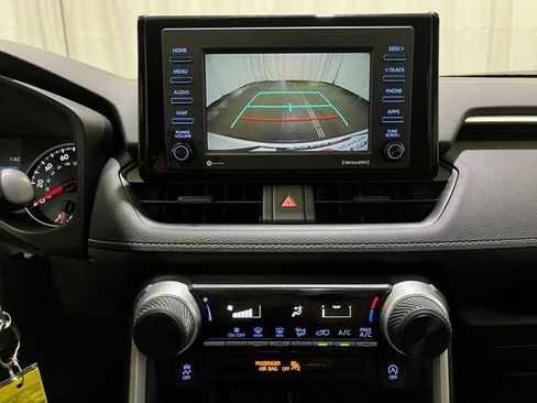 Certified 2021 Toyota RAV4 LE AWD/4WD image 17