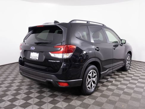 Used 2021 Subaru Forester Premium image 10
