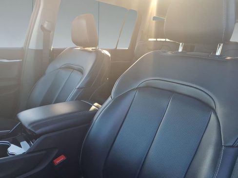 Used 2023 Jeep Grand Cherokee L Limited w/ Luxury Tech Group II image 14