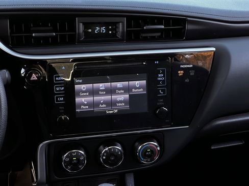 Used 2017 Toyota Corolla L image 21