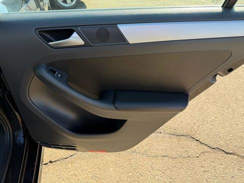Used 2013 Volkswagen Jetta SE image 17