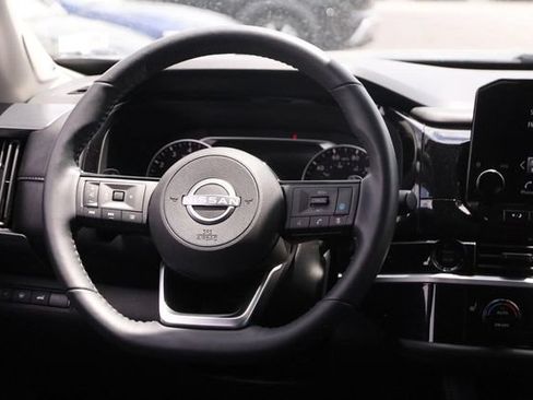 Certified 2025 Nissan Pathfinder SL w/ SL Premium Package FWD image 25