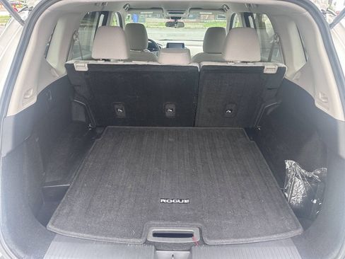 Used 2021 Nissan Rogue SV AWD/4WD image 7