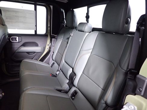 New 2026 Jeep Gladiator Mojave image 39