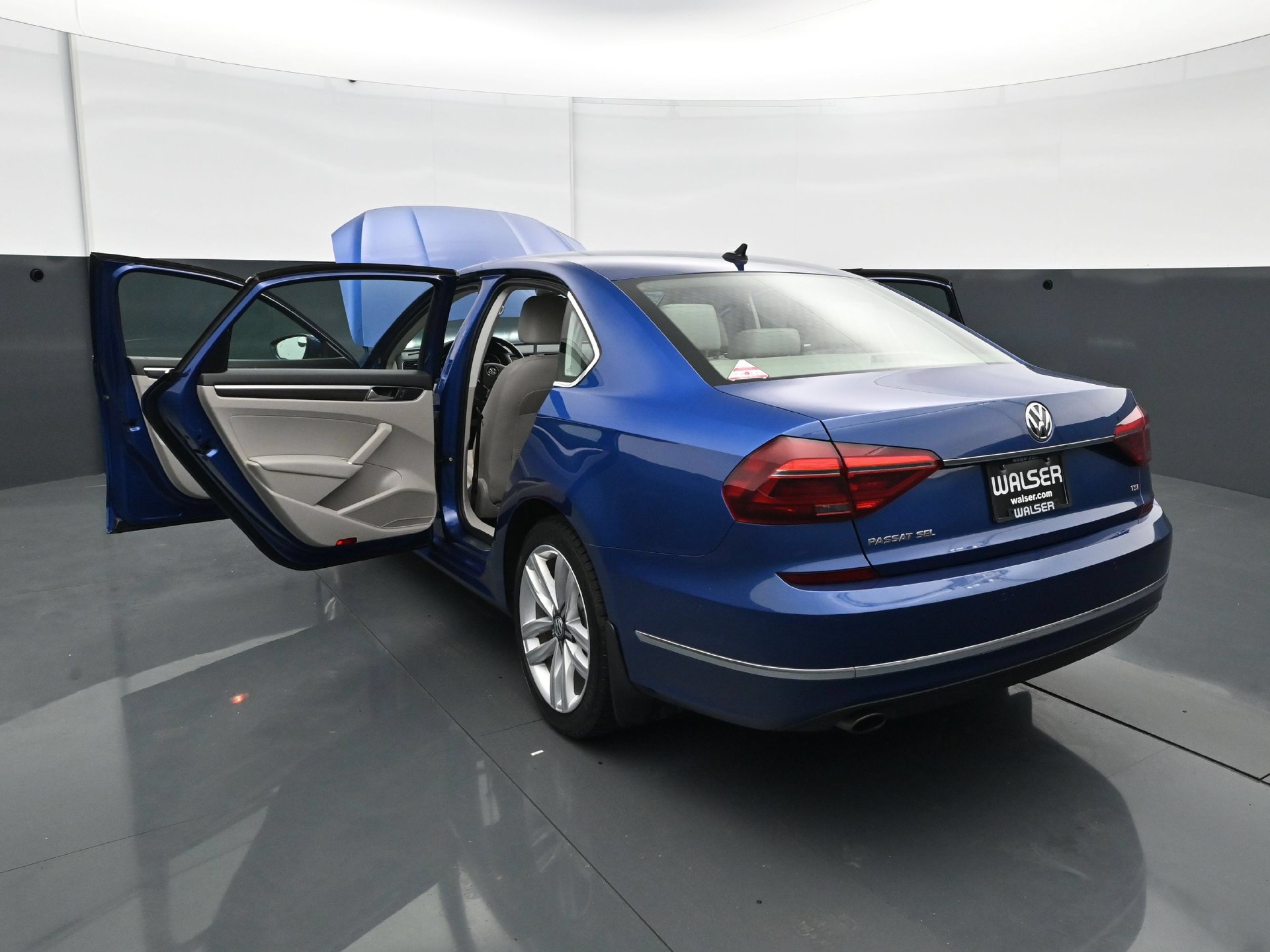 Used 2017 Volkswagen Passat 1.8T SEL Premium FWD image 30