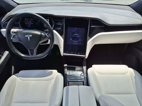 Used 2020 Tesla Model X Long Range AWD/4WD image 29