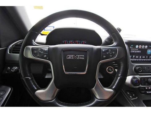 Used 2018 GMC Yukon XL SLT image 9