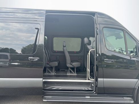 Used 2024 Mercedes-Benz Sprinter 3500 image 15