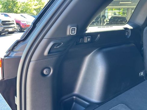New 2025 Jeep Grand Cherokee Altitude image 35