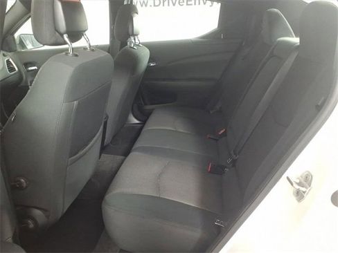 Used 2012 Dodge Avenger SE image 15