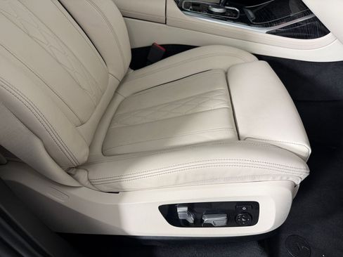 Used 2022 BMW X7 xDrive40i w/ M Sport Package AWD/4WD image 35