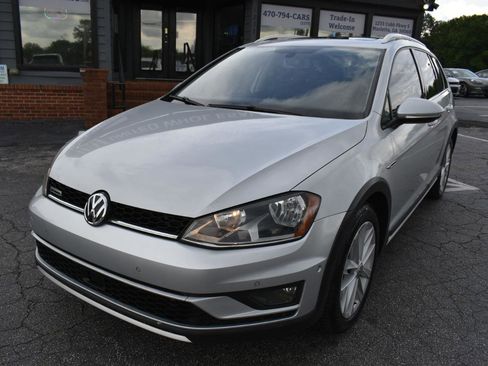 Used 2017 Volkswagen Golf Alltrack SE AWD/4WD image 2