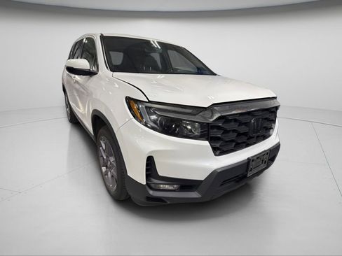 Used 2023 Honda Passport EX-L image 2