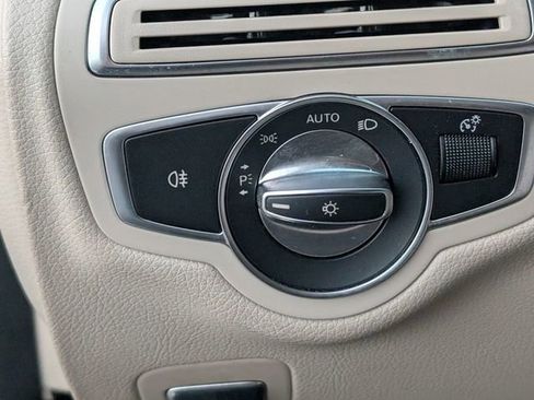 Used 2018 Mercedes-Benz C 300 Sedan image 24