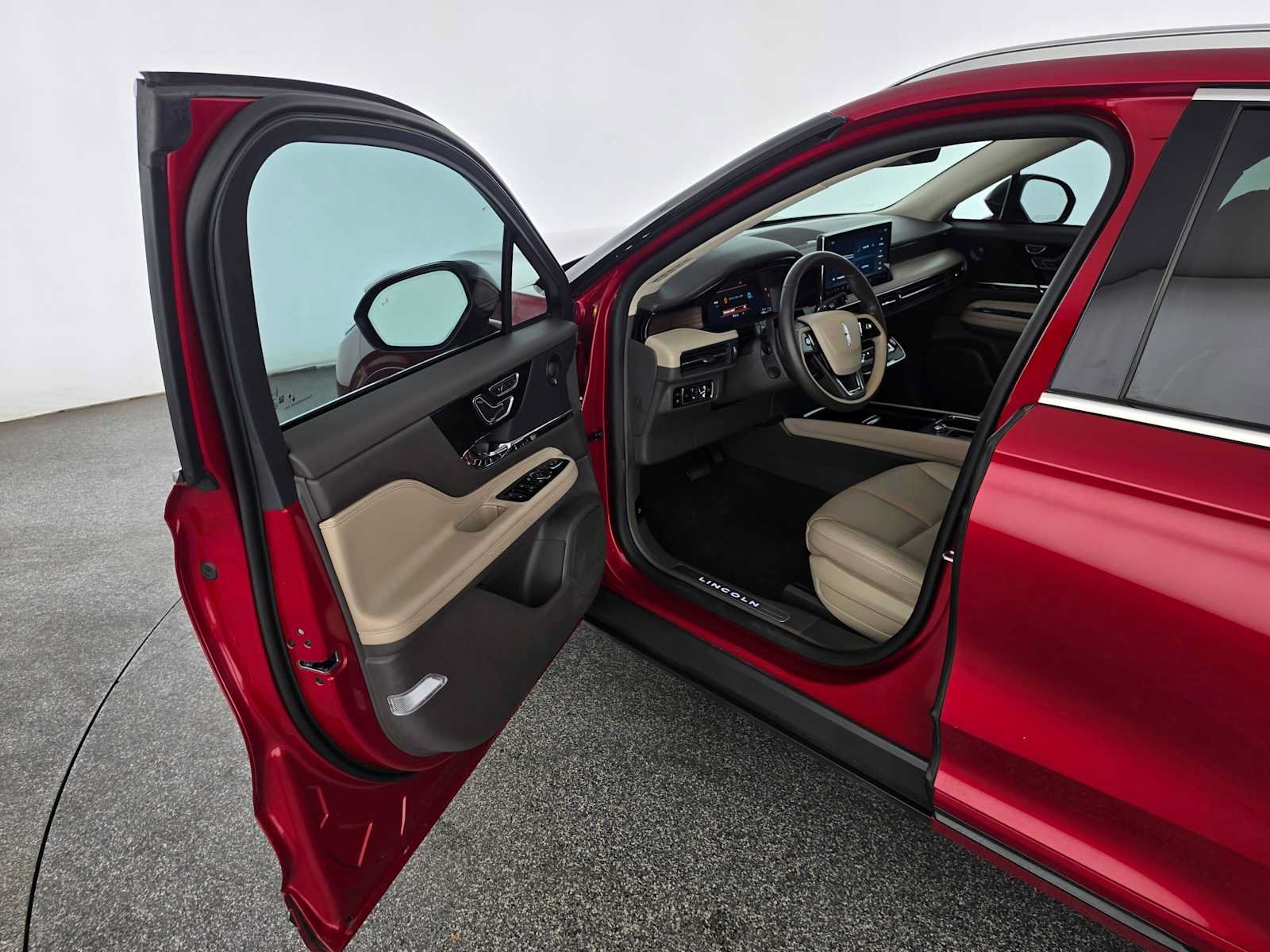 Used 2024 Lincoln Corsair Grand Touring w/ Equipment Group 302A AWD/4WD image 19