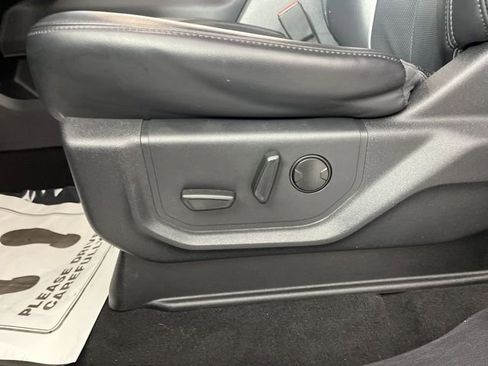 Used 2024 Ford Expedition XLT image 35